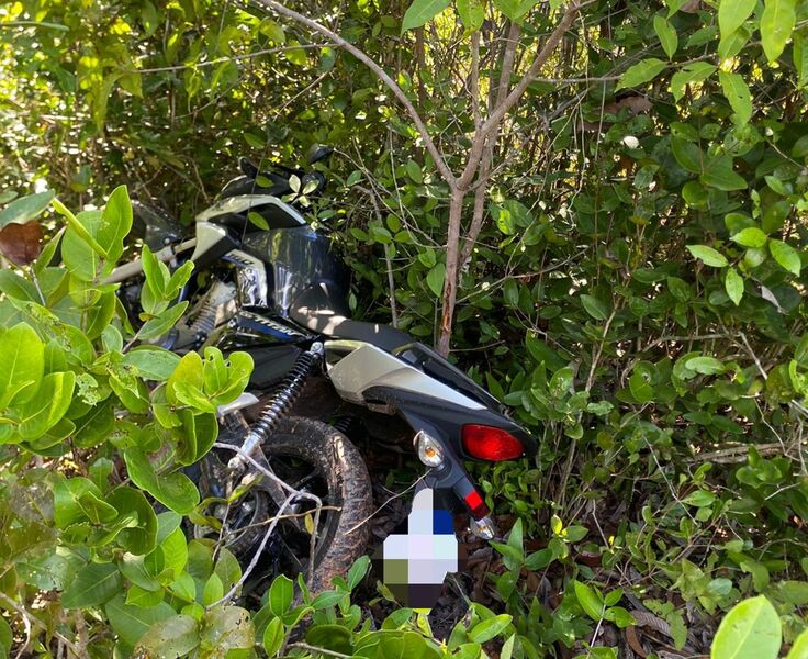 PM localiza moto roubada em matagal no bairro Caldeirões NOCA O