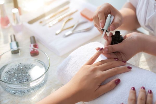 Caxias tem vaga de emprego para manicure com experiência