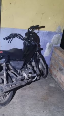 Suspeito é capturado com motocicleta furtada após tentar fugir da PM em Caxias