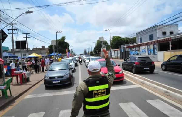 Prefeitura abre 150 vagas em concurso para agente de trânsito, em São Luís