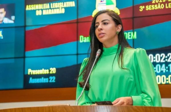 Agentes da PF realizam operação no gabinete da deputada Daniella