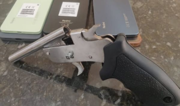 Tentativa de fuga termina com apreensão de arma artesanal em Caxias