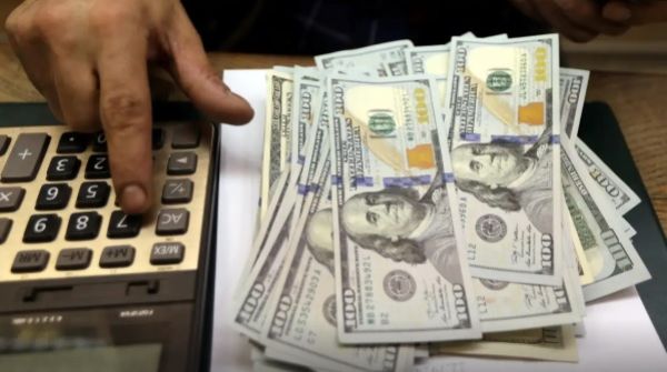 Dólar sobe para R$ 6,09 e bate recorde nominal de cotação