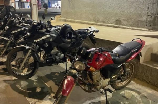 Moto roubada em Coelho Neto é encontrada em matagal em Caxias