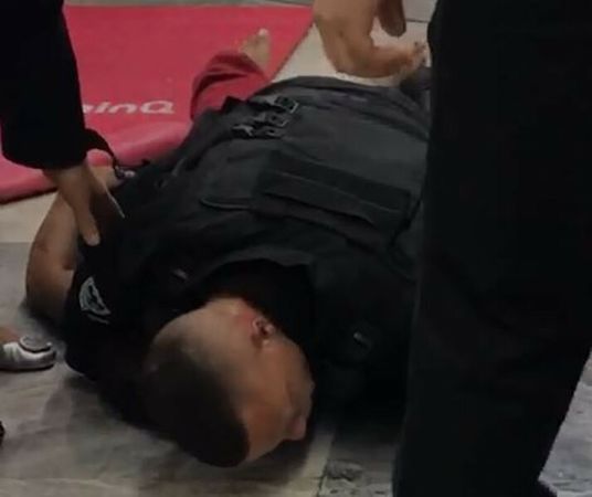 Vigilante de supermercado mata jovem por sufocamento no Rio