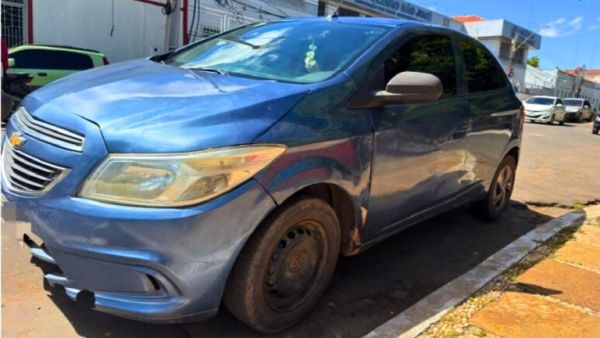 Carro roubado em Teresina é localizado em Caxias