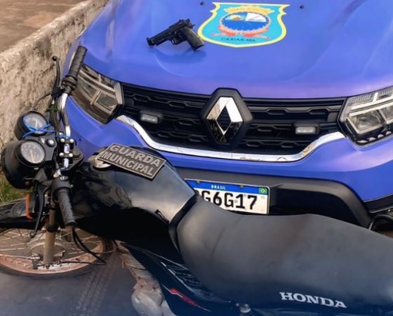 Guarda Municipal apreende simulacro de arma e recupera moto roubada após denúncia