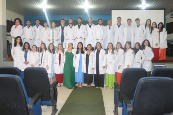 UEMA: Cerimônia do Jaleco da turma 22 do Curso de Medicina é realizada no Campus Caxias