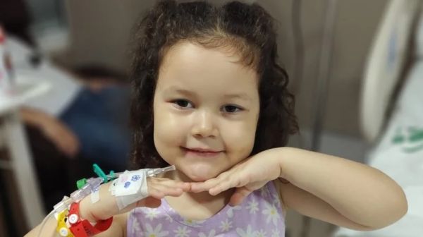 Mobilização nas redes sociais reforça vaquinha online para tratamento de criança de 4 anos com leucemia