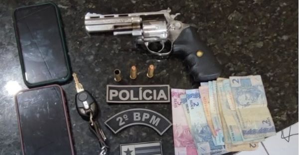 Polícia Militar apreende arma e munições durante abordagem de rotina no Povoado Descanso