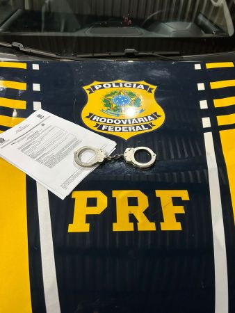 PRF prende três passageiras com mandados de prisão em aberto durante fiscalização em Caxias