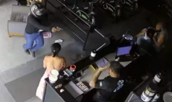 Academia é assaltada em Santa Inês; primeira-dama e criança entre as vítimas