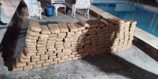 Polícia Civil apreende 200 kg de cocaína e prende três pessoas 