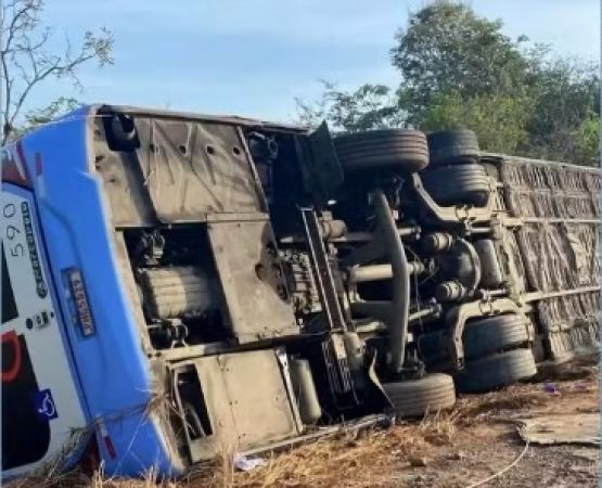 Acidente de ônibus na MA-034 deixa duas pessoas mortas e 10 feridas em Santa Quitéria do Maranhão