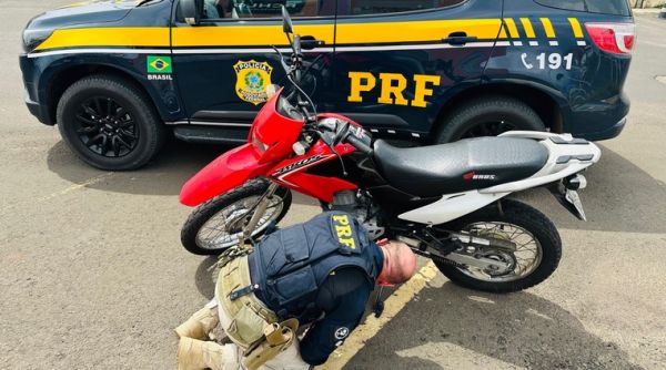 Moto roubada no ano passado em Teresina é recuperada pela PRF na BR-316, em Caxias