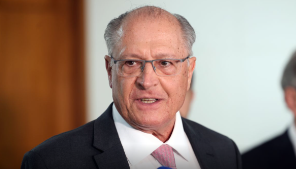 Alckmin: corte tarifário dos EUA é positivo, mas distorções persistem