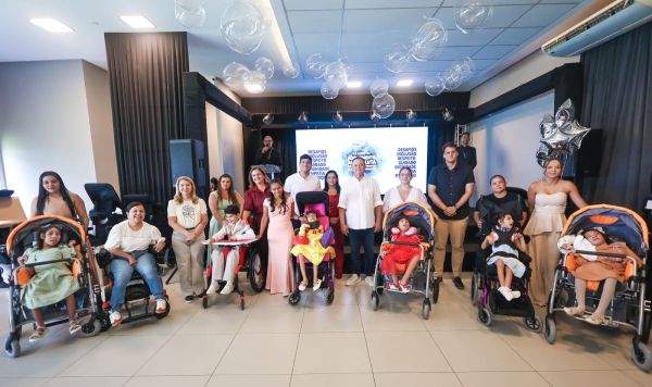 Brandão entrega equipamentos para o Centro de Especialidades Ninar, novas ambulâncias e inaugura novo CAPS-AD