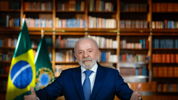 Em pronunciamento, Lula diz que tarifaço é "chantagem inaceitável"
