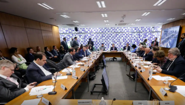 Câmara apresenta texto sobre adultização infantil nas redes em 30 dias