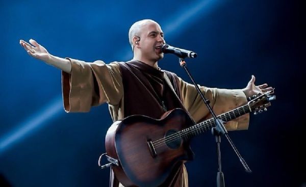 Frei Gilson tem apresentação confirmada em Caxias