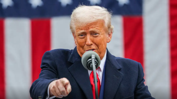 Trump ameaça países que se alinhem ao Brics com tarifa de 10%