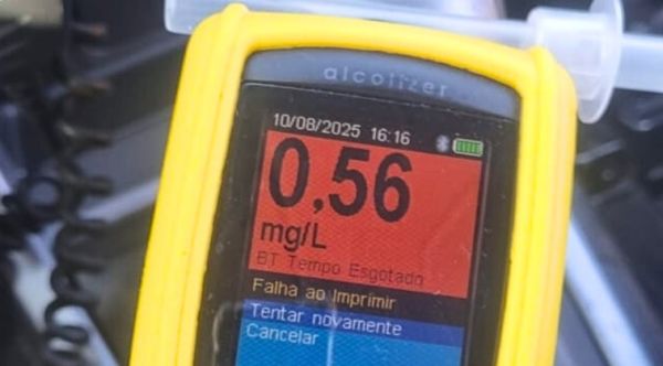Dois motoristas são presos por embriaguez ao volante na BR-316