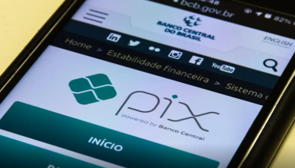 Pix não discrimina empresas estrangeiras, responde Brasil aos EUA