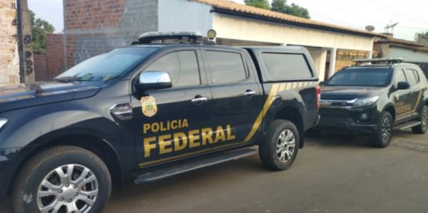 Polícia Federal cumpre mandados contra PM investigado por armazenamento de pornografia infantil 