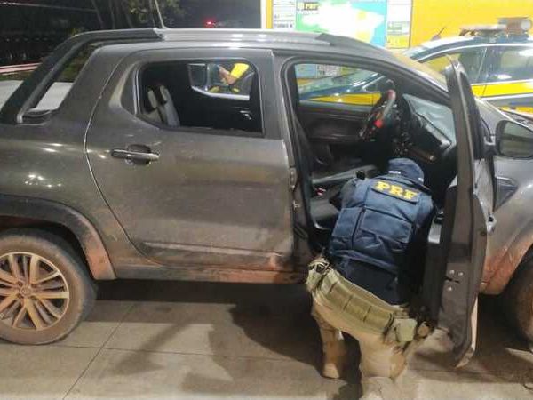 Carro roubado em Caxias é recuperado pela PRF em Imperatriz