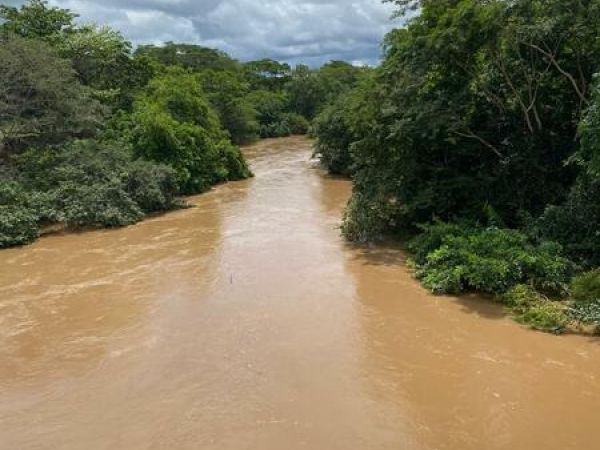 Rio Itapecuru ultrapassa cota de inundação em Caxias