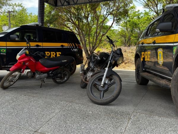 PRF recupera duas motos roubadas após vítimas terem sido sequestradas e extorquidas 