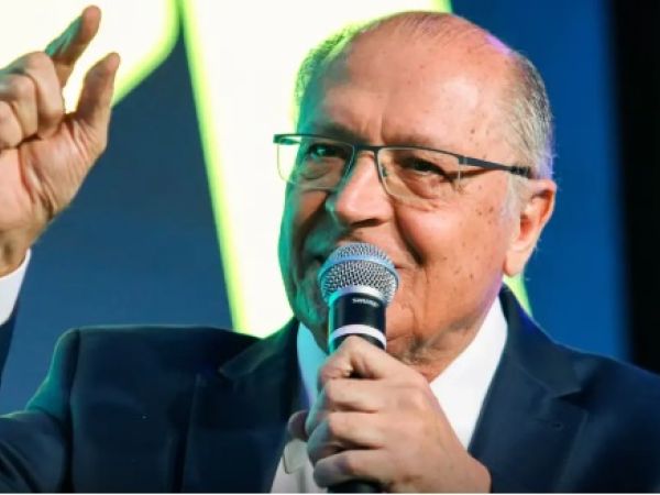 Plano de contingência ao tarifaço deve sair até terça, diz Alckmin