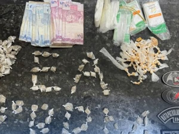 Polícia Militar apreende drogas e prende suspeito de tráfico em Caxias