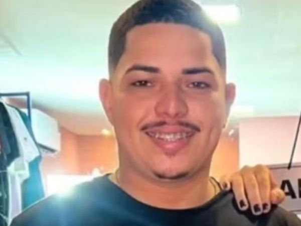 Jovem é morto a tiros em um bar na cidade de Estreito