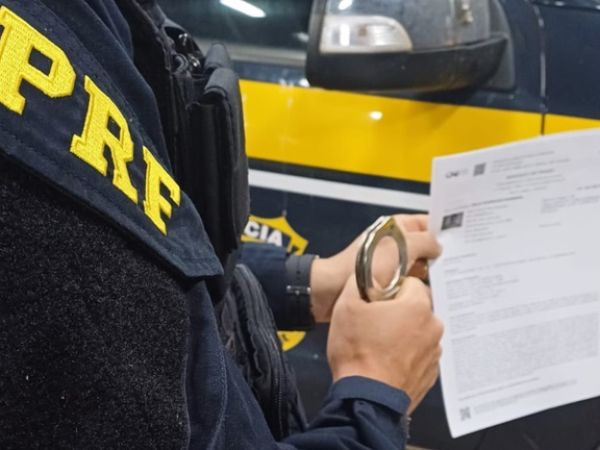 Foragido por homicídio qualificado é preso pela PRF em Caxias