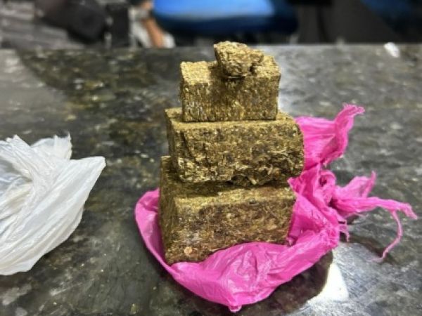 PM apreende droga durante abordagem no bairro Cangalheiro