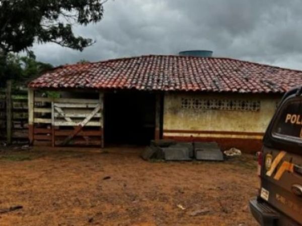 Em matadouro, suspeito esfaqueia homem que se recusou a abater gado