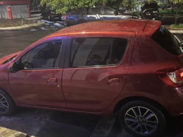 Carro roubado utilizado em assalto a posto de combustível é encontrado no Bacuri