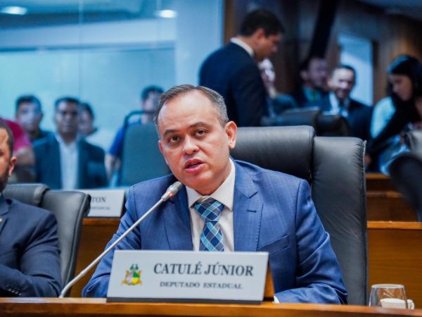 Em menos de seis meses de mandato, deputado Catulé Júnior é eleito a 3ª vice-presidente da Assembleia