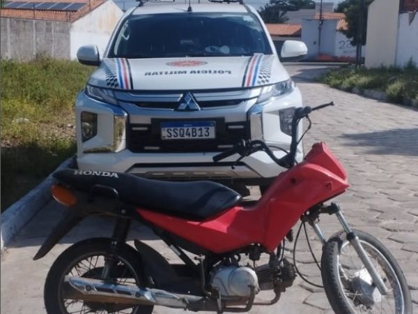 Polícia Militar recupera moto roubada no bairro Seriema