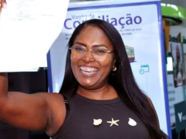 Professora oficializa divórcio e registra união estável em menos de 1 hora em ação do TJMA a bordo de trem