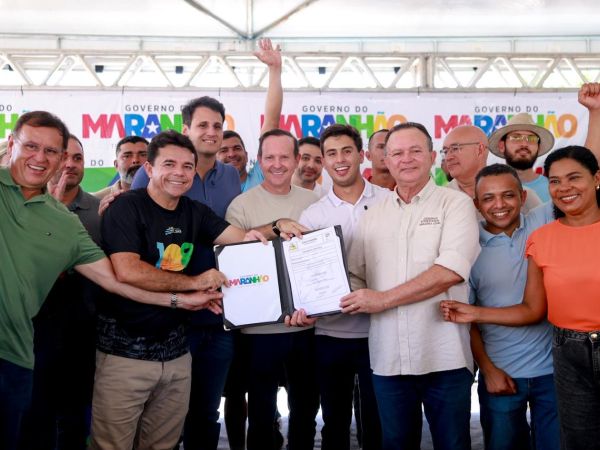 No aniversário de Balsas, Orleans Brandão acompanha entrega de pacote de obras com cerca de 20 equipamentos públicos para a cidade