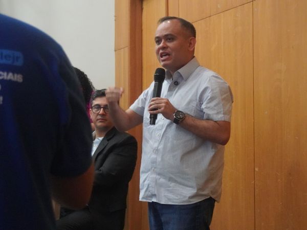 Deputado Catulé Júnior reforça compromisso com a segurança pública em reunião com a classe empresarial de Caxias