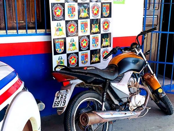 Motocicleta roubada é localizada abandonada em Aldeias Altas