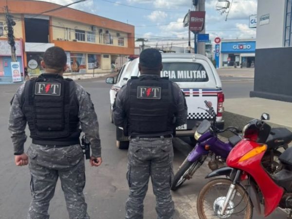 PM apreende arma artesanal e recupera duas motos roubadas em Caxias