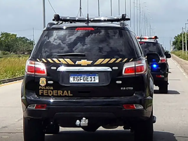 PF realiza operação para combater tráfico de cocaína do PCC