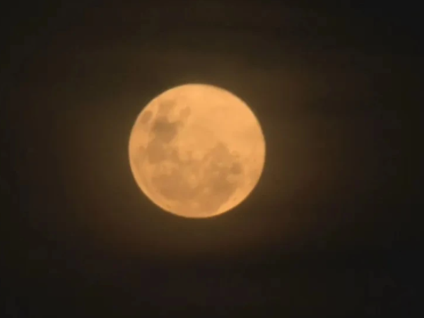 'Lua cheia do veado' aparece no céu nesta quinta-feira (10) em todo o país