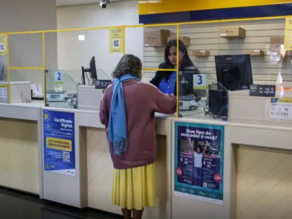 Mais de 488 mil aposentados já foram aos Correios contestar descontos
