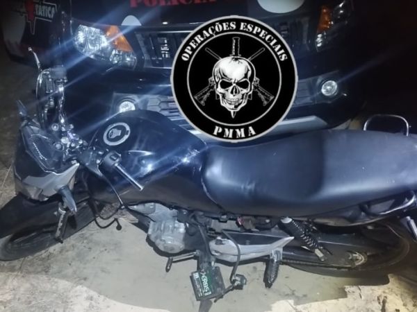 Polícia Militar localiza motocicleta roubada em matagal