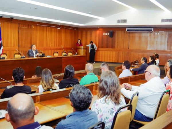 Catulé Júnior realiza plenária com trade turístico